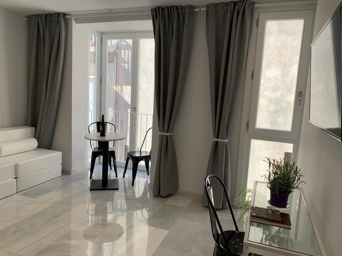 كاديز San Lorenzo Apartamentos Y Suites المظهر الخارجي الصورة